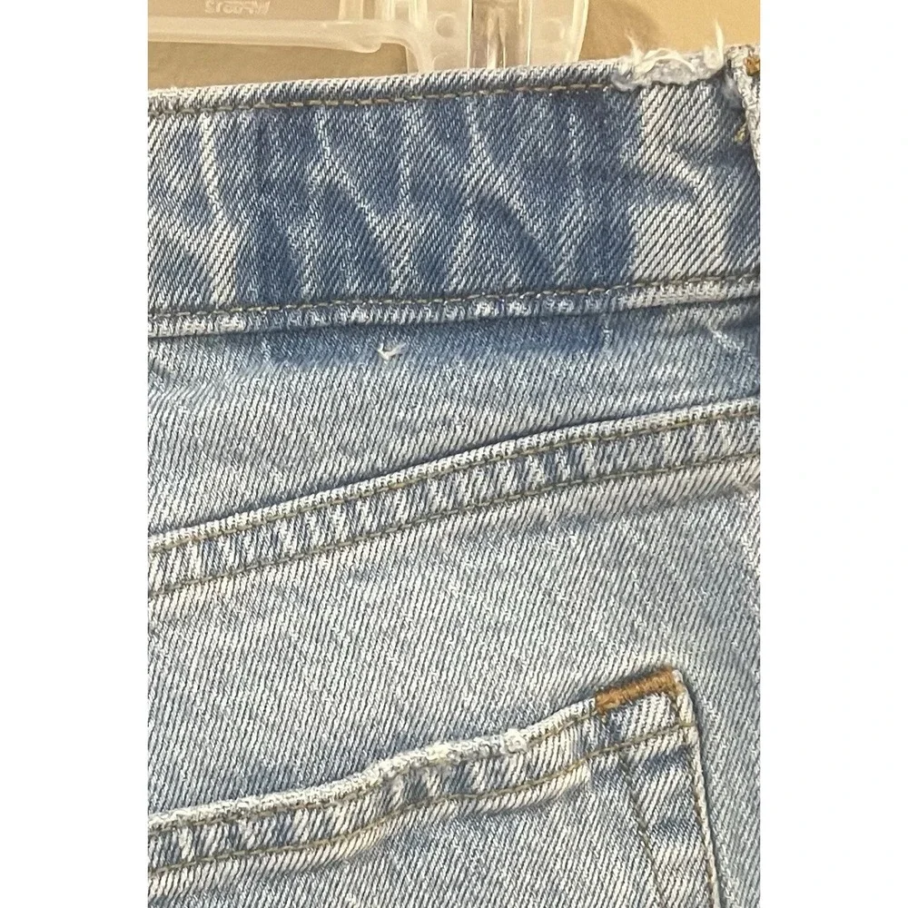 Abercrombie Fitch 80s Mom High Rise Jeans Size 30/10 W30 L27 Light Wash Short